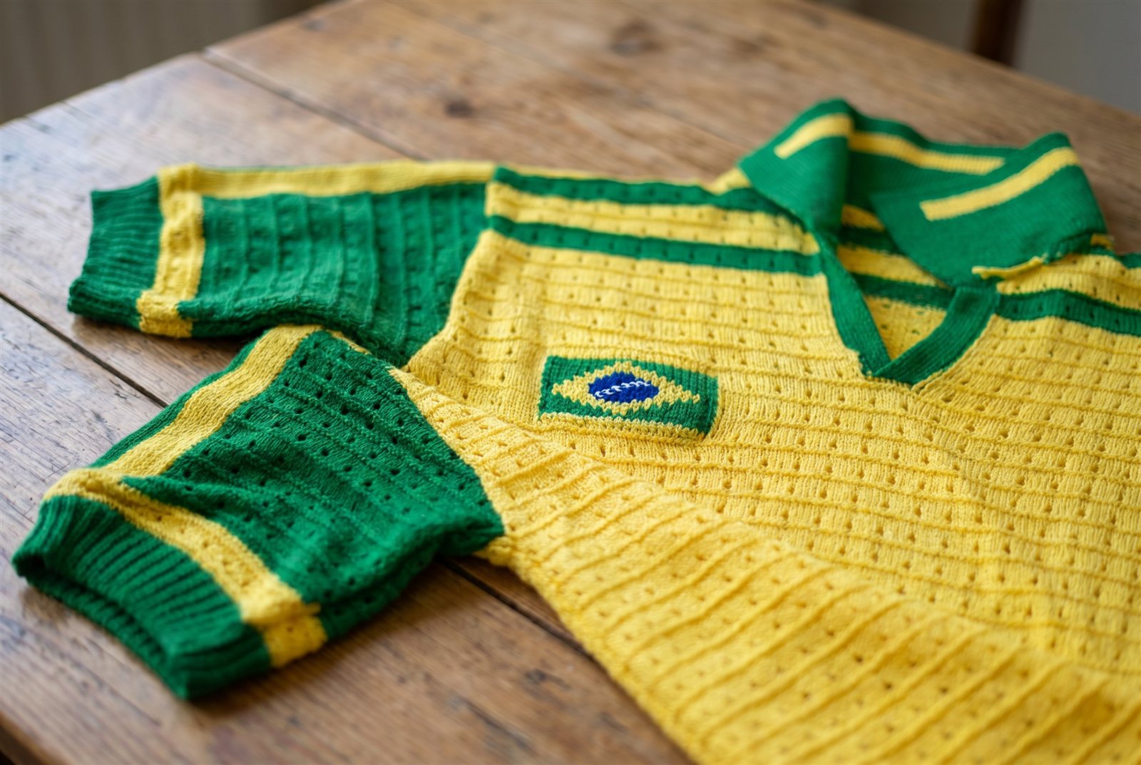 Influ Crochê Brasil — close da estampa e do tecido